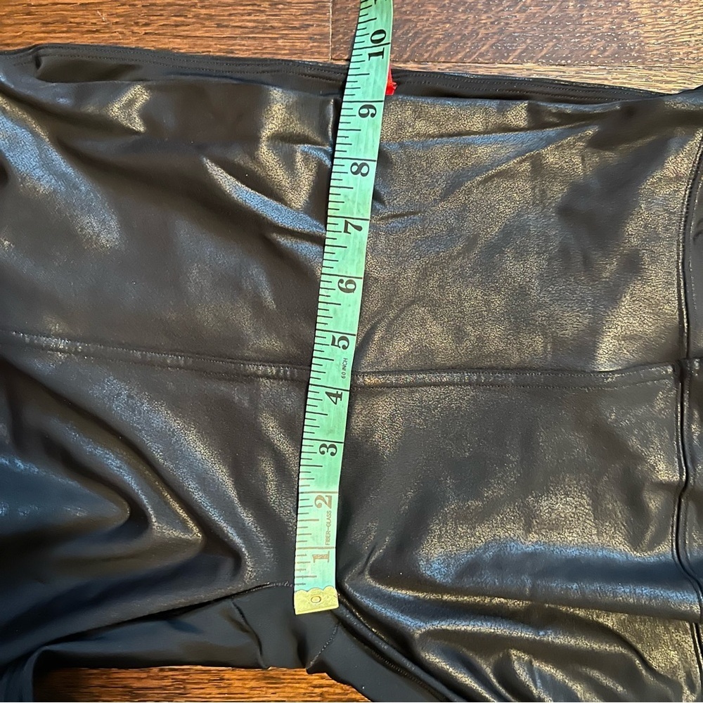 Spanx size large black faux leather look leggings - Picture 5 of 8